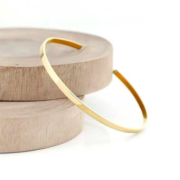 ⚜️𝟯𝟬%𝗢𝗙𝗙 𝗯𝘂𝗻𝗱𝗹𝗲𝘀 𝟯+⚜️ NEW Thin Minimalist Stainless Steel Cuff - Picture 14 of 16